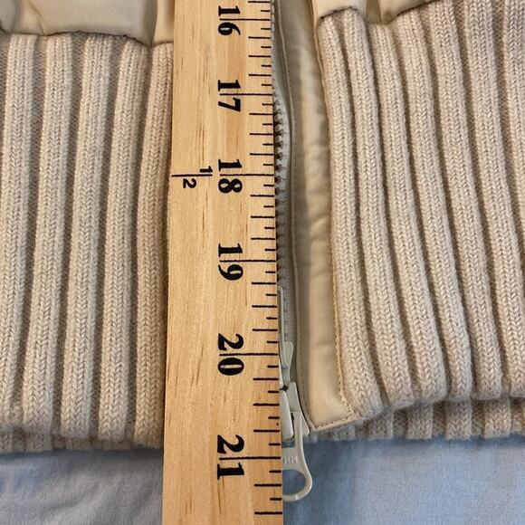 DKNY Cream Puffer Down Vest with Detachable Fox Fur Trimmed Hood Size Large - Picture 7 of 10